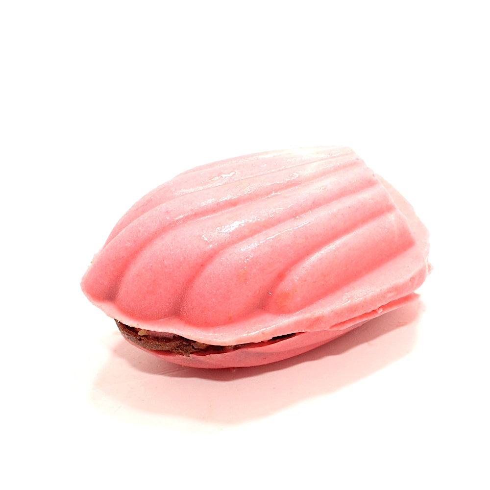 Cranberry brownie madeleines - Delightful Pink Chocolate Treats - Marownie