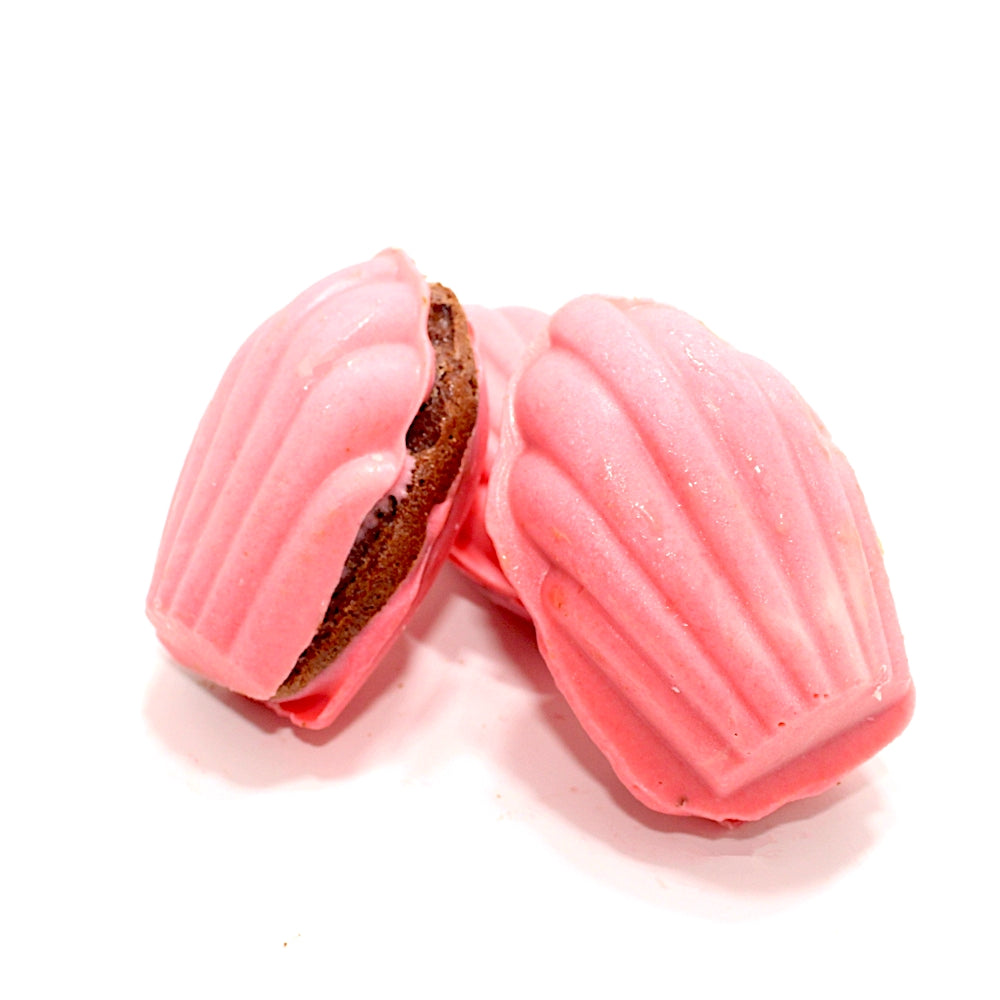 Cranberry brownie madeleines - Delightful Pink Chocolate Treats - Marownie