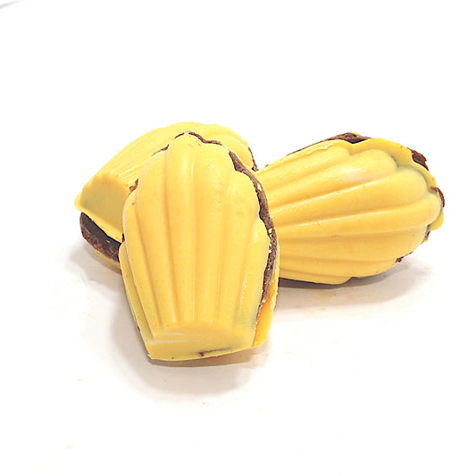 Mango brownie madeleines - Sunny Yellow Chocolate Treats - Marownie